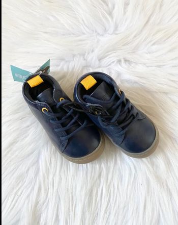 Chaussures de marche Obaïbi – Cuir bleu marine – Taille 19 – Neuf avec étiquette – Semelle souple