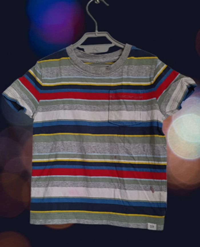 Lot 3 ans. 2 pyjamas Kiabi et un tee-shirt Gap. - photo numéro 2