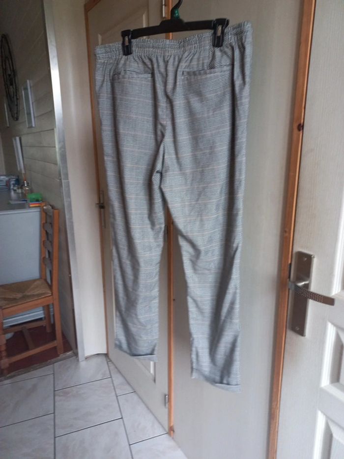 Pantalon gris - photo numéro 7