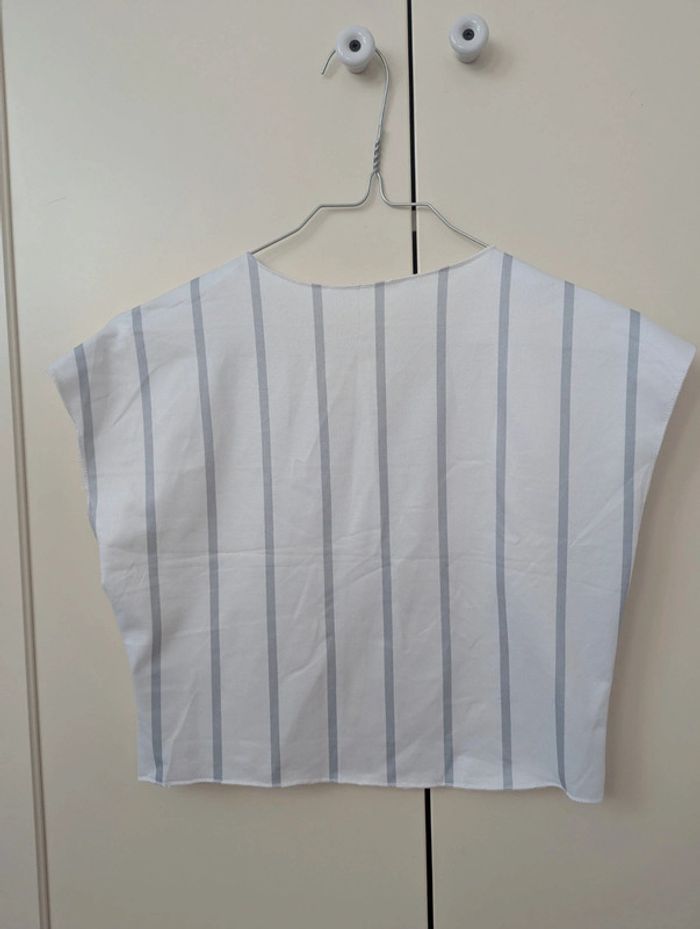 Top court sans manches a rayures taille l 40 - photo numéro 3