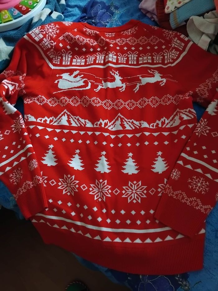 Pull de Noël rouge taille L-XL neuf - photo numéro 3