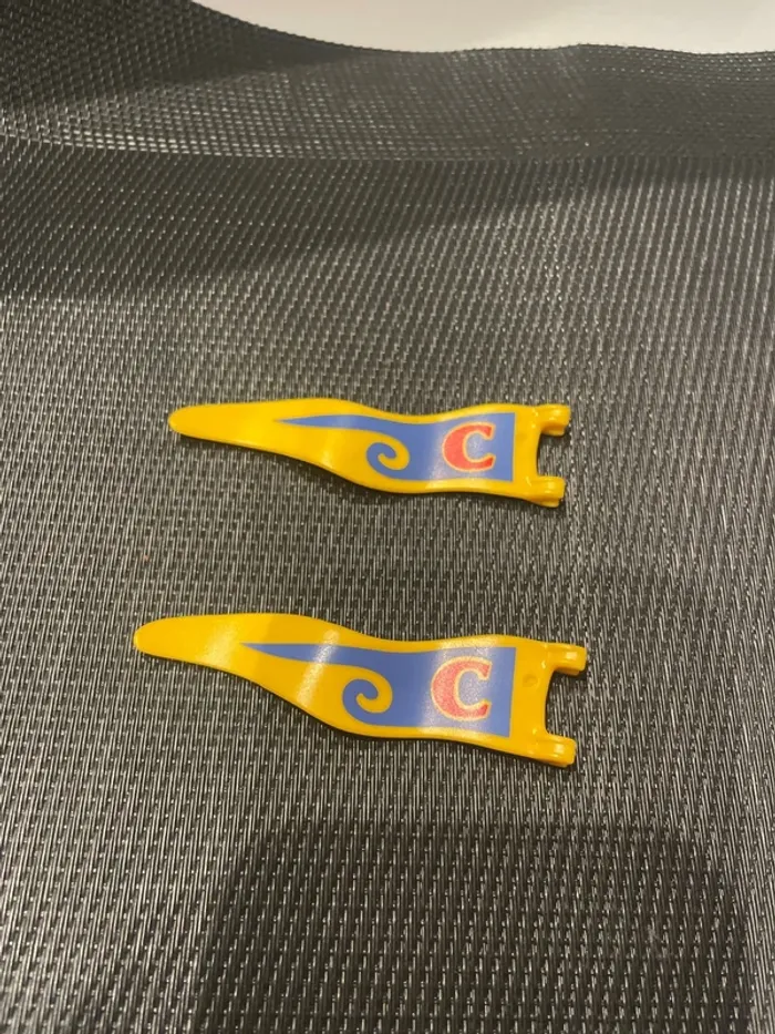 Playmobil lot 2 drapeaux bannières jaunes cirque 4230 pièces détachées
