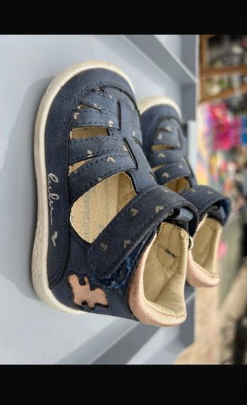 Sandales lulu castagnette taille 20