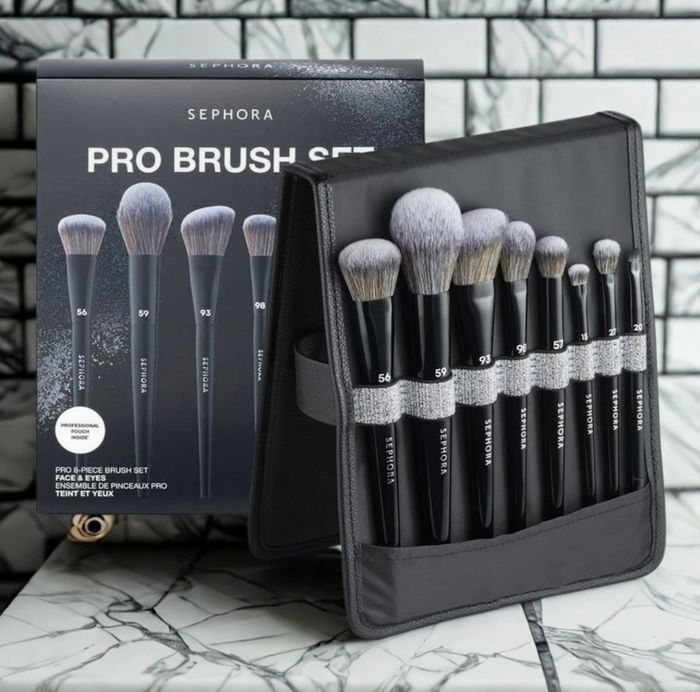 Coffret Sephora de 8 pinceaux pour le visage et les yeux avec sa pochette chevalet