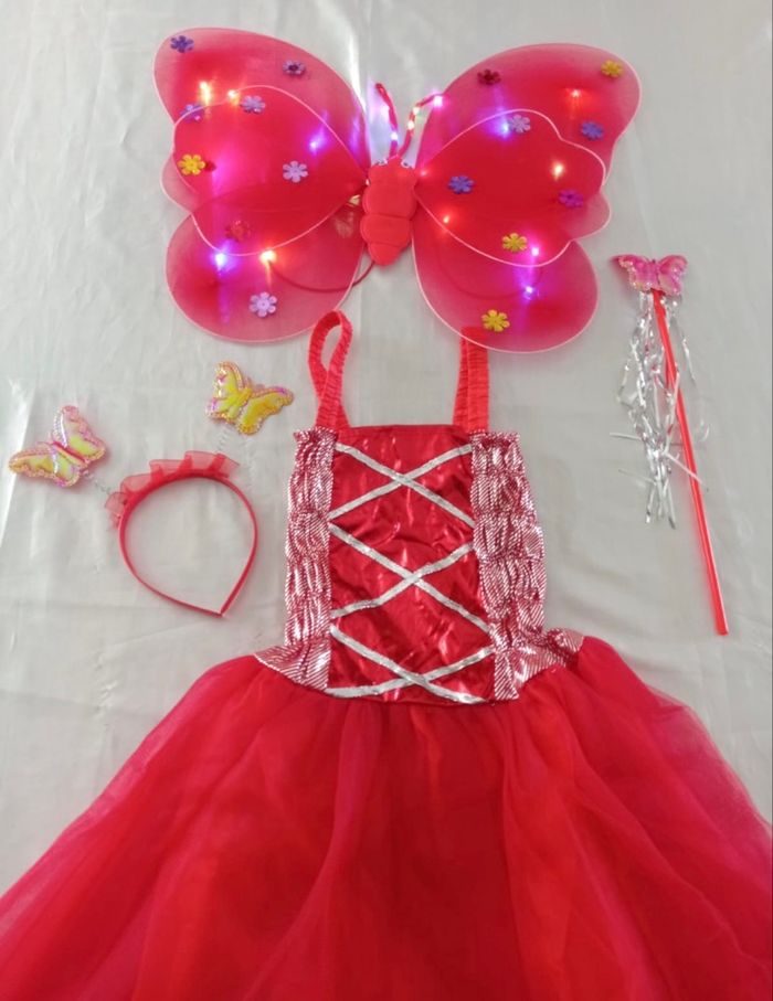 Déguisement robe princesse aile de papillon rouge 4 ans