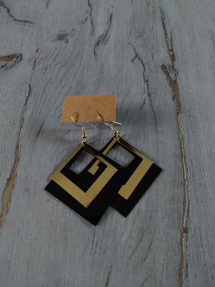 Boucles d'oreilles neuves