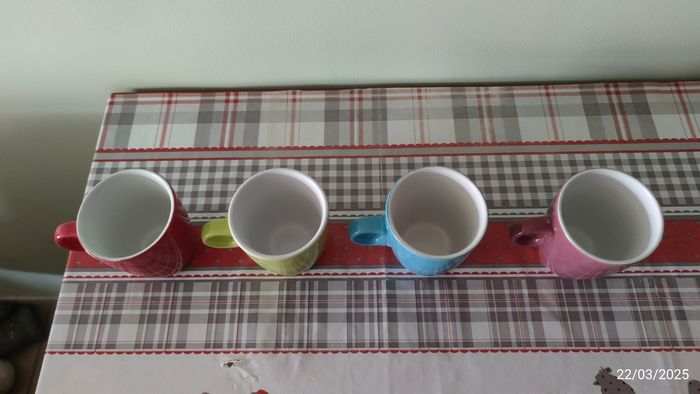 4 tasses colorées - photo numéro 2