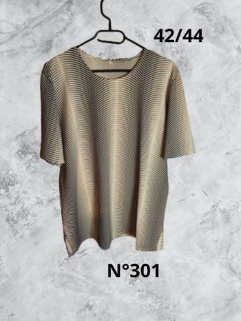 N°301 T-shirt blanc/noir T42/44.