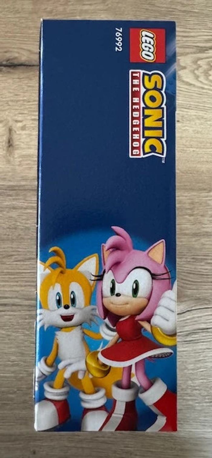 LEGO 76992 : L'île de sauvetage des animaux d'Amy² - photo numéro 2