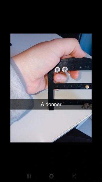 Boucles d'oreilles neuves à donner