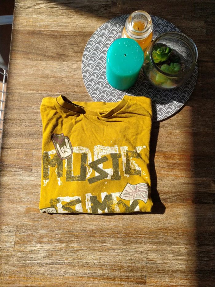 Joli tee shirt /Kiabi/ 8 ans - photo numéro 2