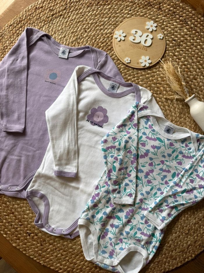 Lot 3 bodies Petit Bateau - taille 36 mois