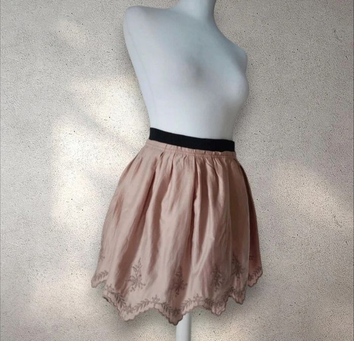 Jupe beige brodée taille élastique Zara 36 - photo numéro 2