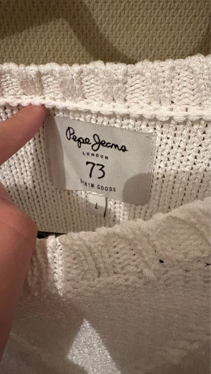 Pull blanc effets troué - photo numéro 2