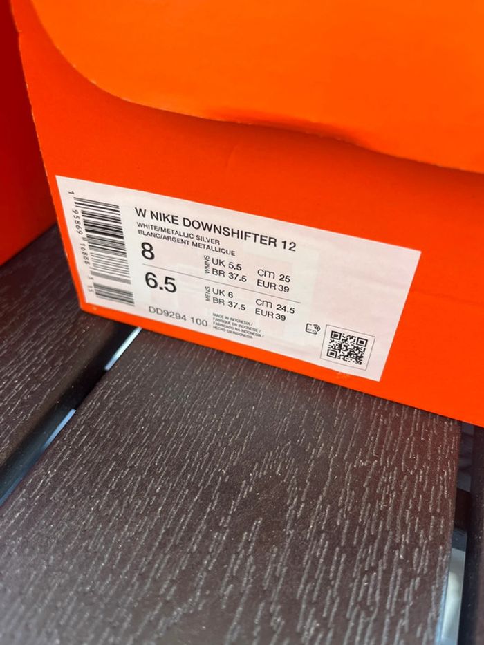 Baskets , Nike , Femmes , Blanches , Taille 39 , Neuves - photo numéro 9
