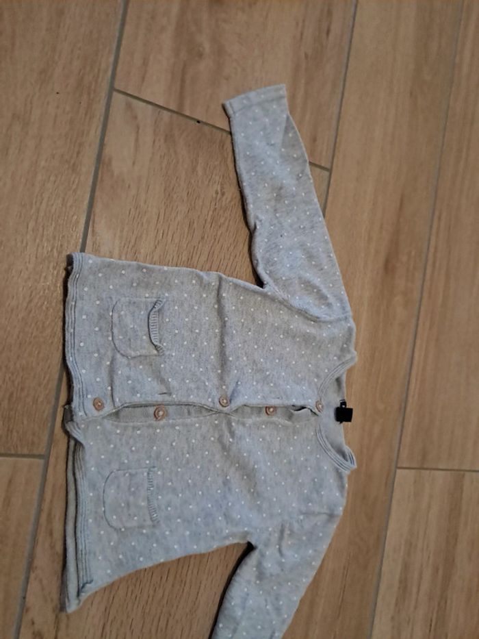 Gilet fin gris kiabi 12 mois - photo numéro 2