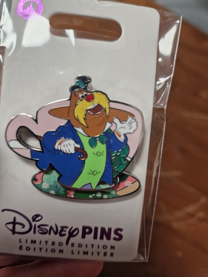 Pins disney le morse alice edition limitée - photo numéro 2