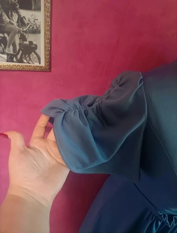 Robe longue bleue à manches courtes col V vintage années 70 taille 34/36 - photo numéro 4