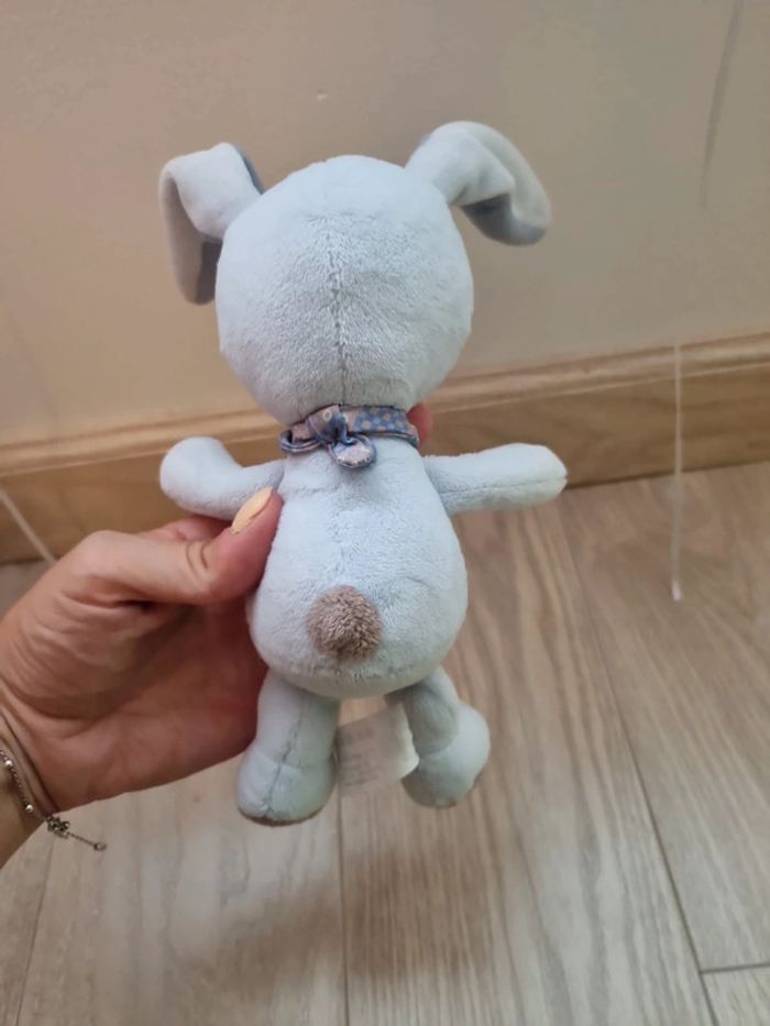 Lapin en peluche à grelots - photo numéro 3
