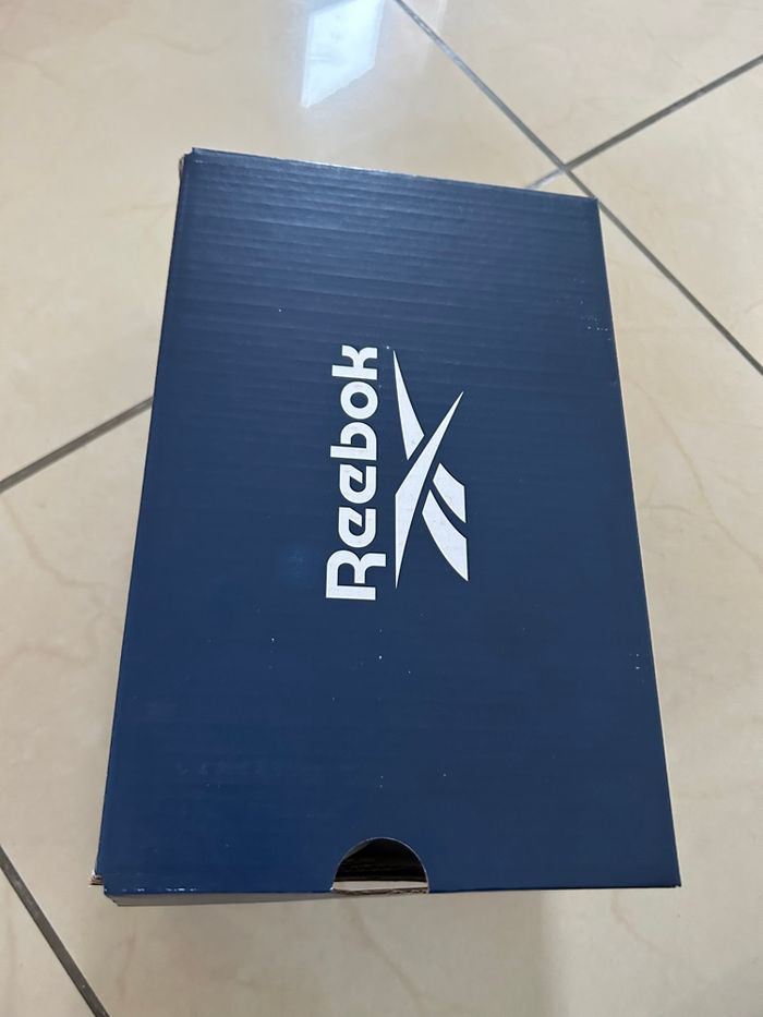 Baskets enfants marque reebok taille 24 - photo numéro 7