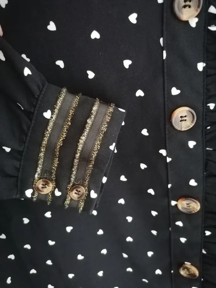Chemise/blouse à manches longues, noir à coeurs - Taille M - photo numéro 3
