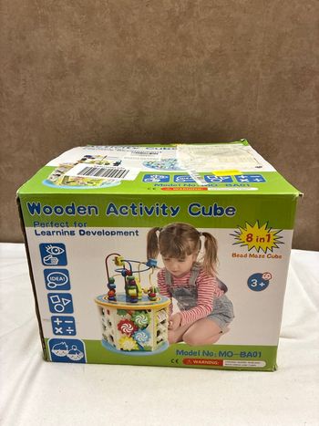 Cube d’activités en bois 