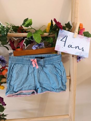 Short 4ans in extenso