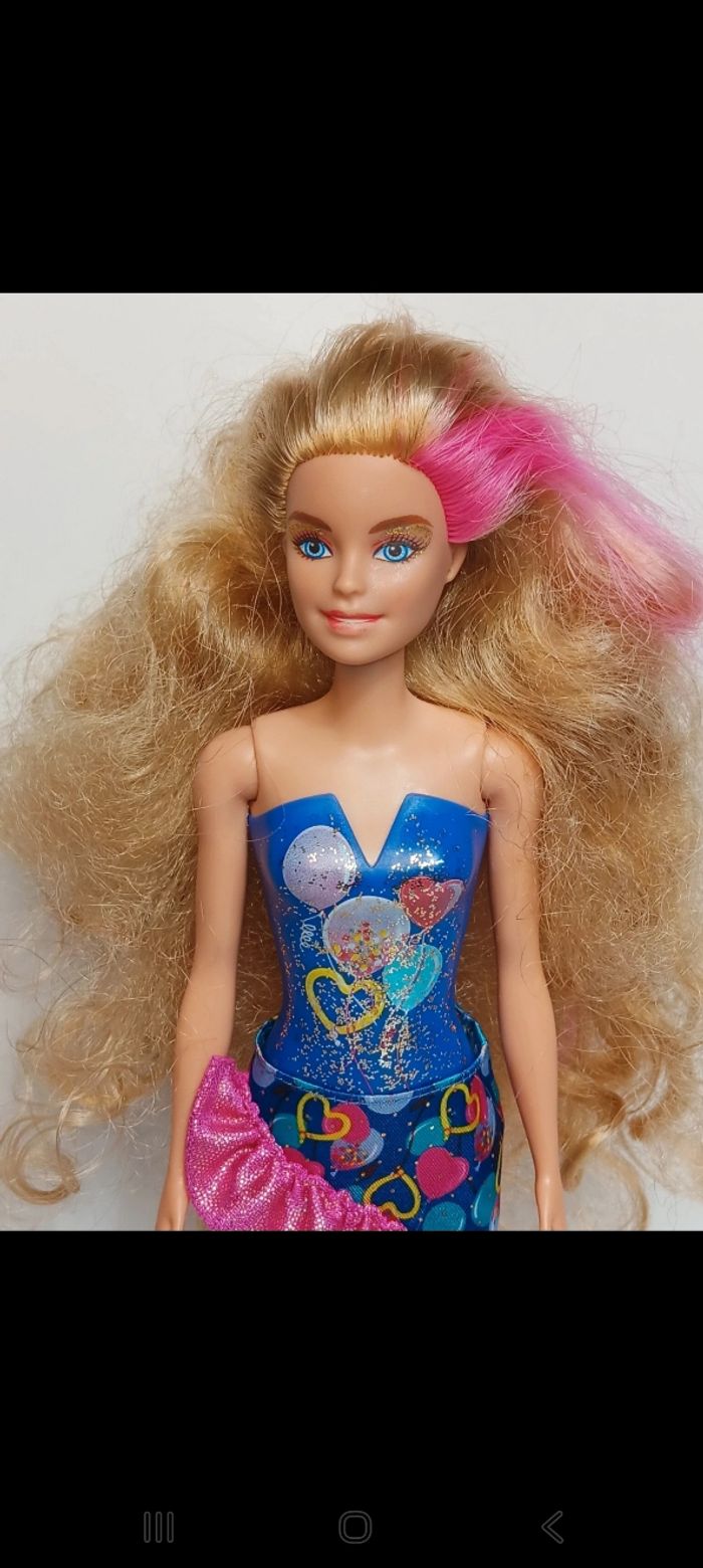 Poupée mattel barbie Color Reveal série 7 fête bleu et ballon gtl82
Poupée et ensemble compris - photo numéro 2