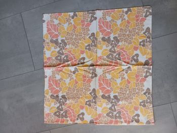 taie d'oreiller carrée fleurie vintage 60 cm