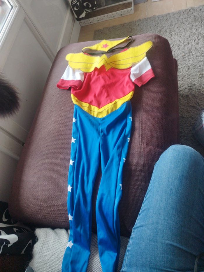 Déguisement wonderwoman 7/8 ans