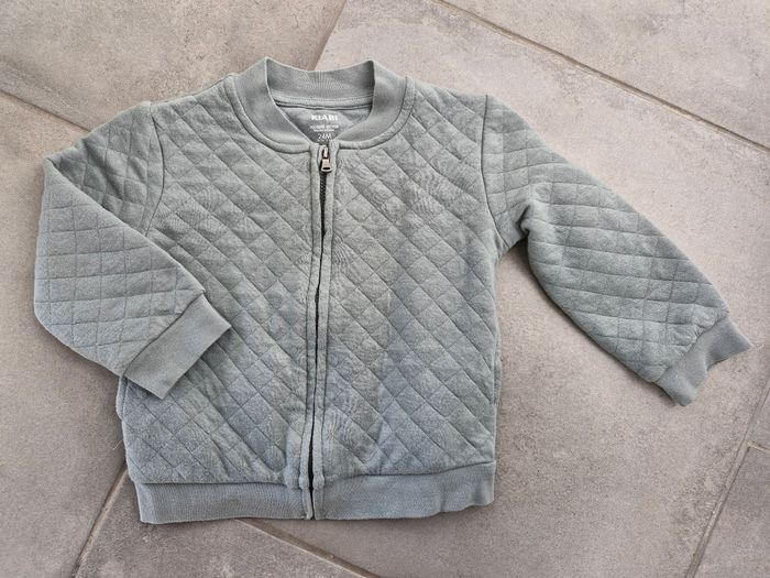 Gilet damassé vert amande Kiabi 24 mois