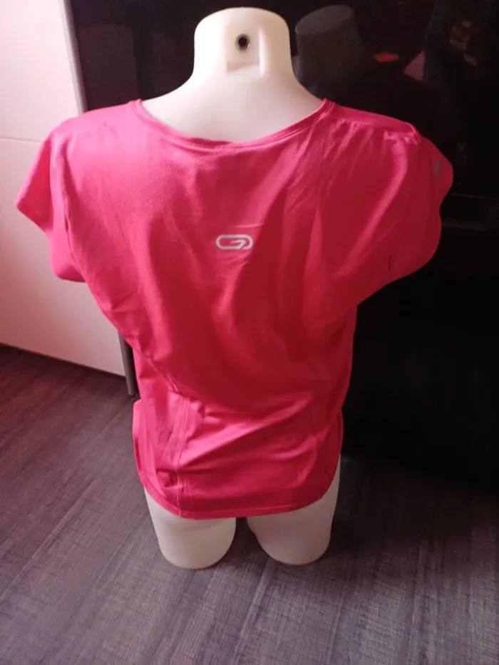 Joli tee shirt respirant taille 44 - photo numéro 3