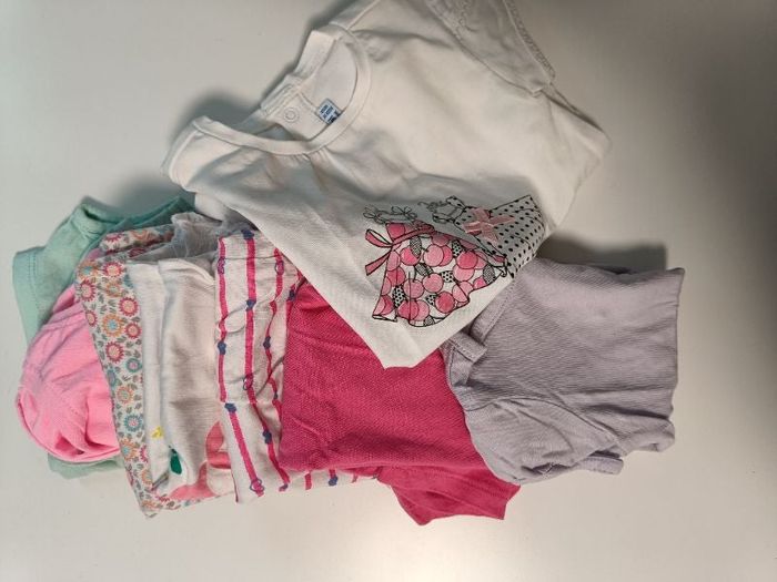 Lot 8 tee shirt 12 mois