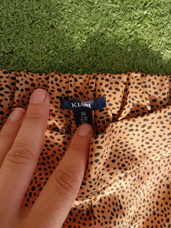 Pantalon fluide léger motif panthère marron et noir Kiabi taille 36 - photo numéro 2
