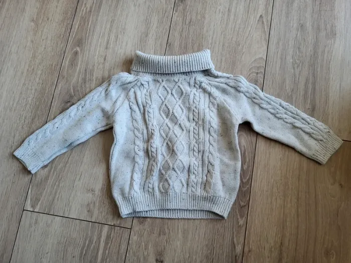 Pull 6-9 mois