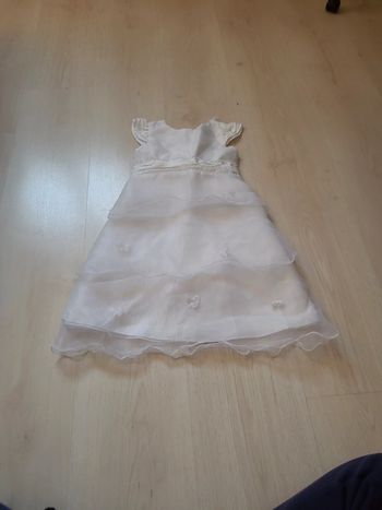 Robe blanche de ceremonie