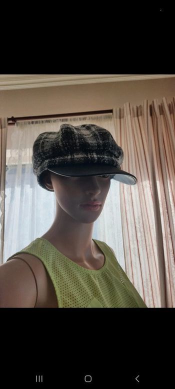 Jolie Chapeau femme Motf taille 56cm