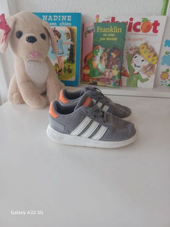 Basket bébé unisexe. Adidas 
