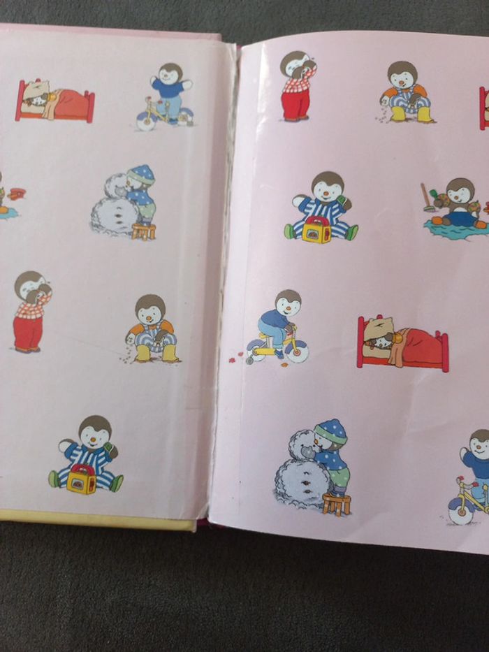 Livre t'choupi tchoupi a une petite sœur - photo numéro 2