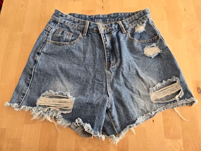 Short en jeans déchiré