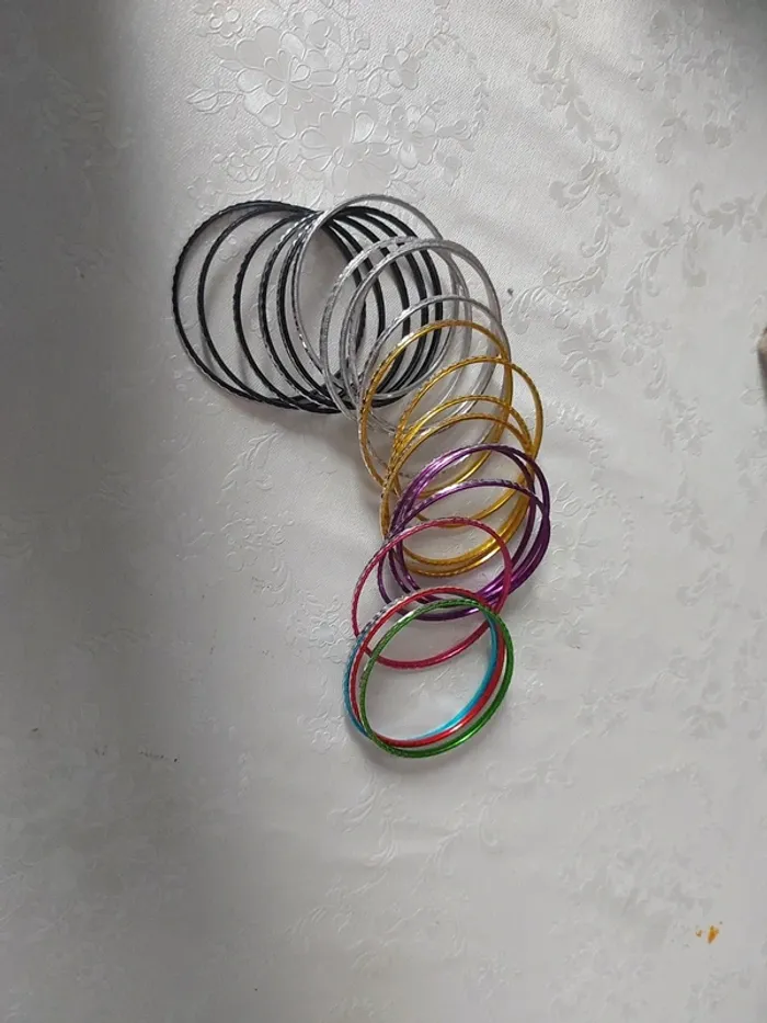 Lit 21 bracelets