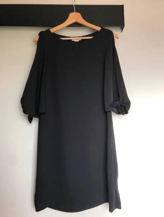 Petite robe noire, bras dénudés, H&M 34