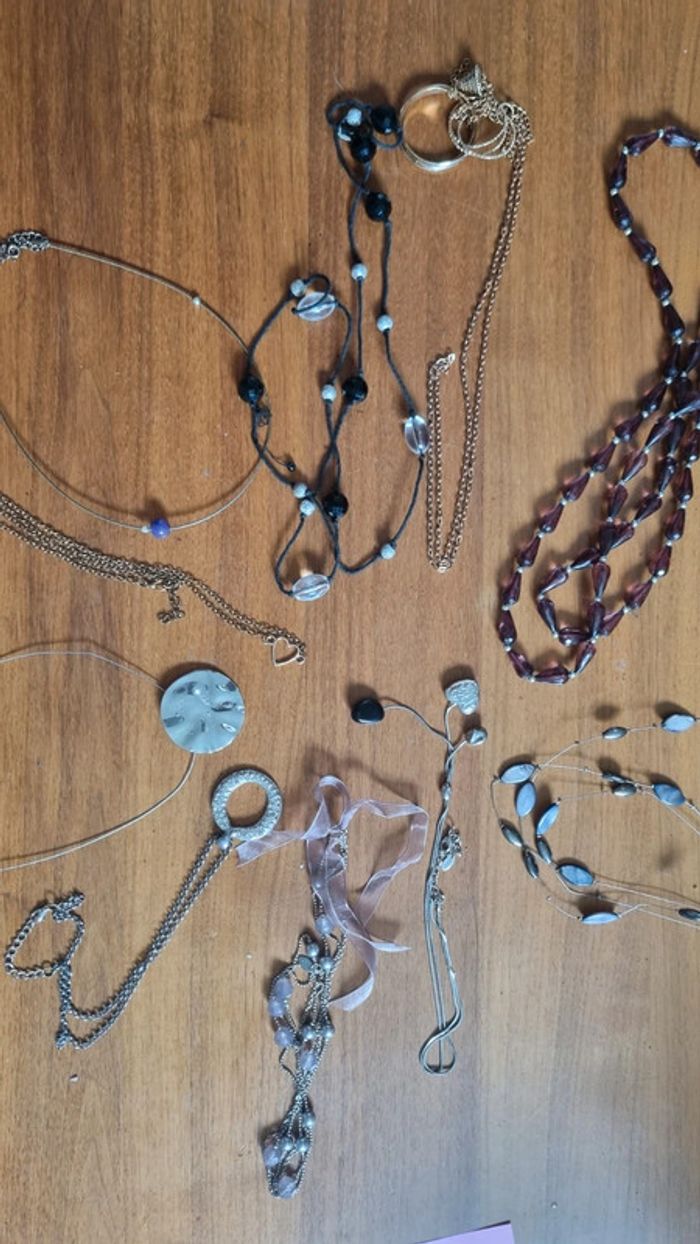 Lot colliers 10 p argenté métal très bon état femme bijoux - photo numéro 11