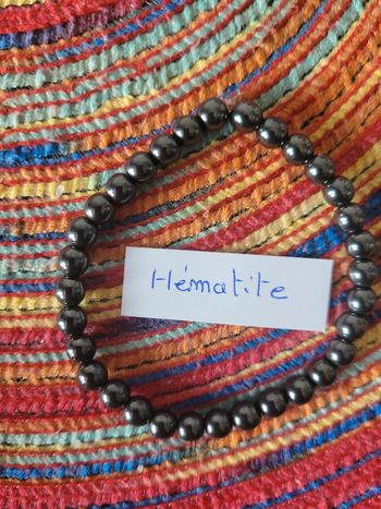 Bracelet en pierres naturelles d hématite