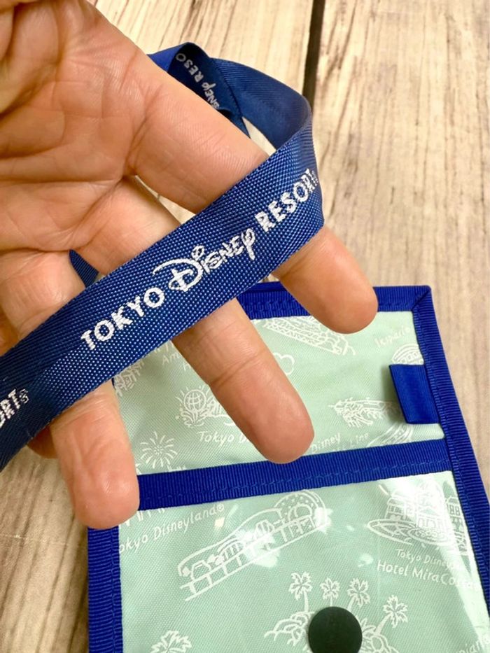 Lanière Disney pochette porte pass Mickey Tokyo Disneyland - photo numéro 6