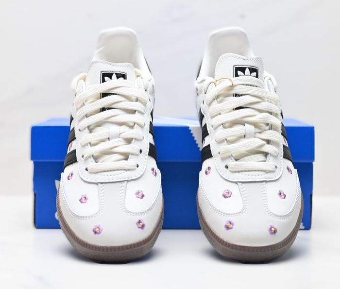 Baskets Adidas Samba Flowers 41 1/3 - neuves - photo numéro 4