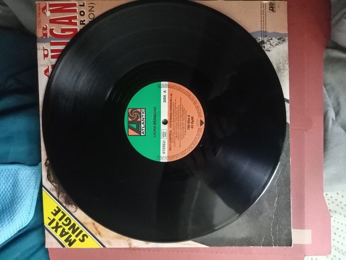 Laura Branigan - self control - photo numéro 2