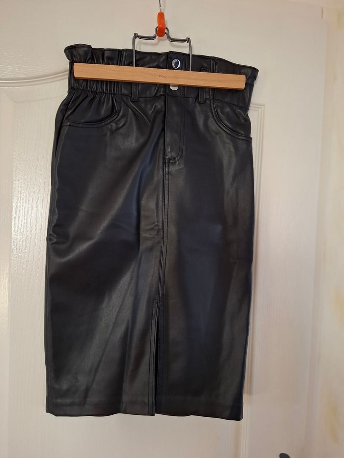 Jupe noire  simili cuir neuve de bershka - photo numéro 9