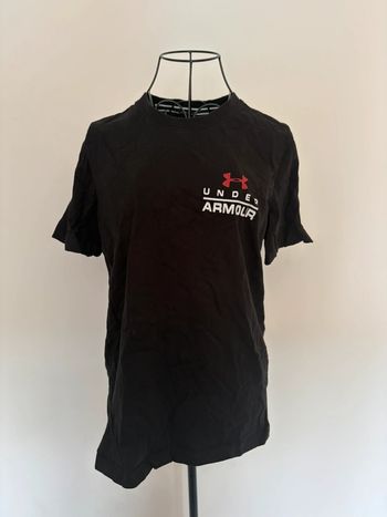 T-shirt Under Armour noir, taille M, coupe Loose