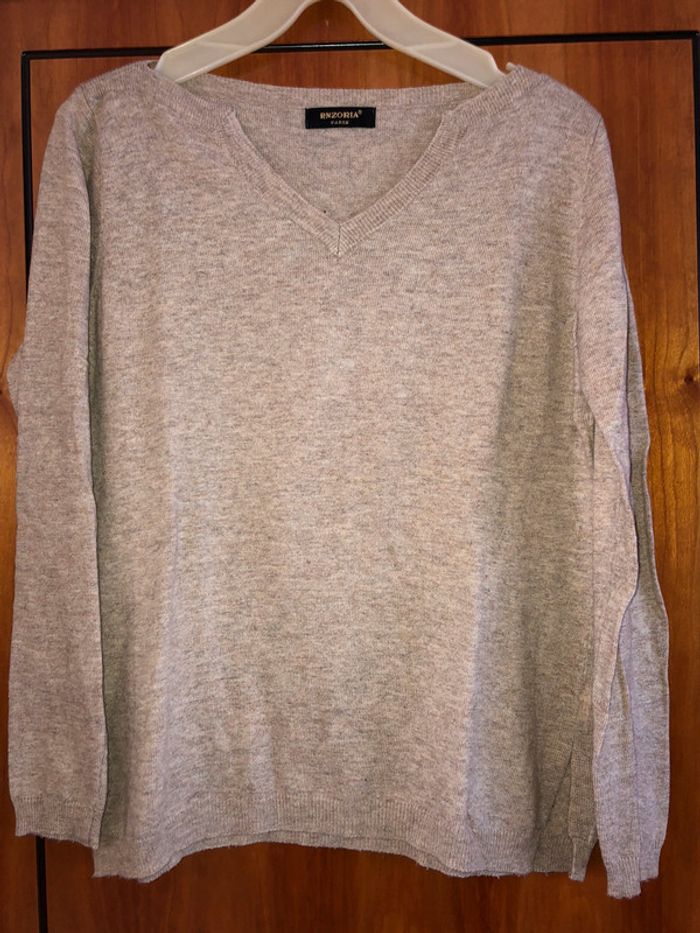 Pull beige col v taille unique